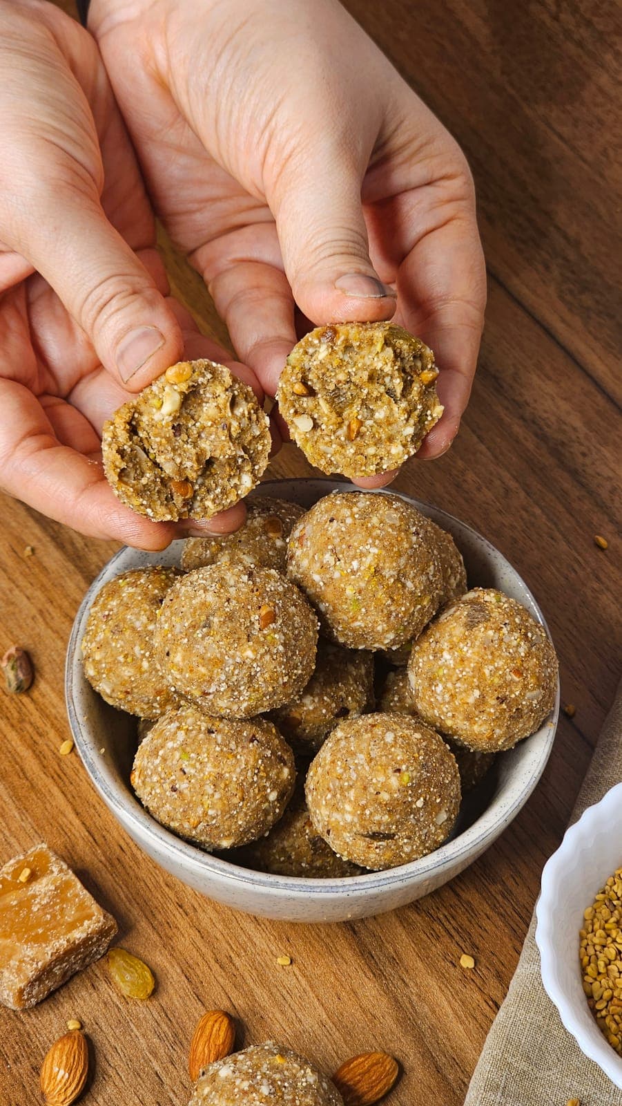 Methi Laddu thumbnail 2